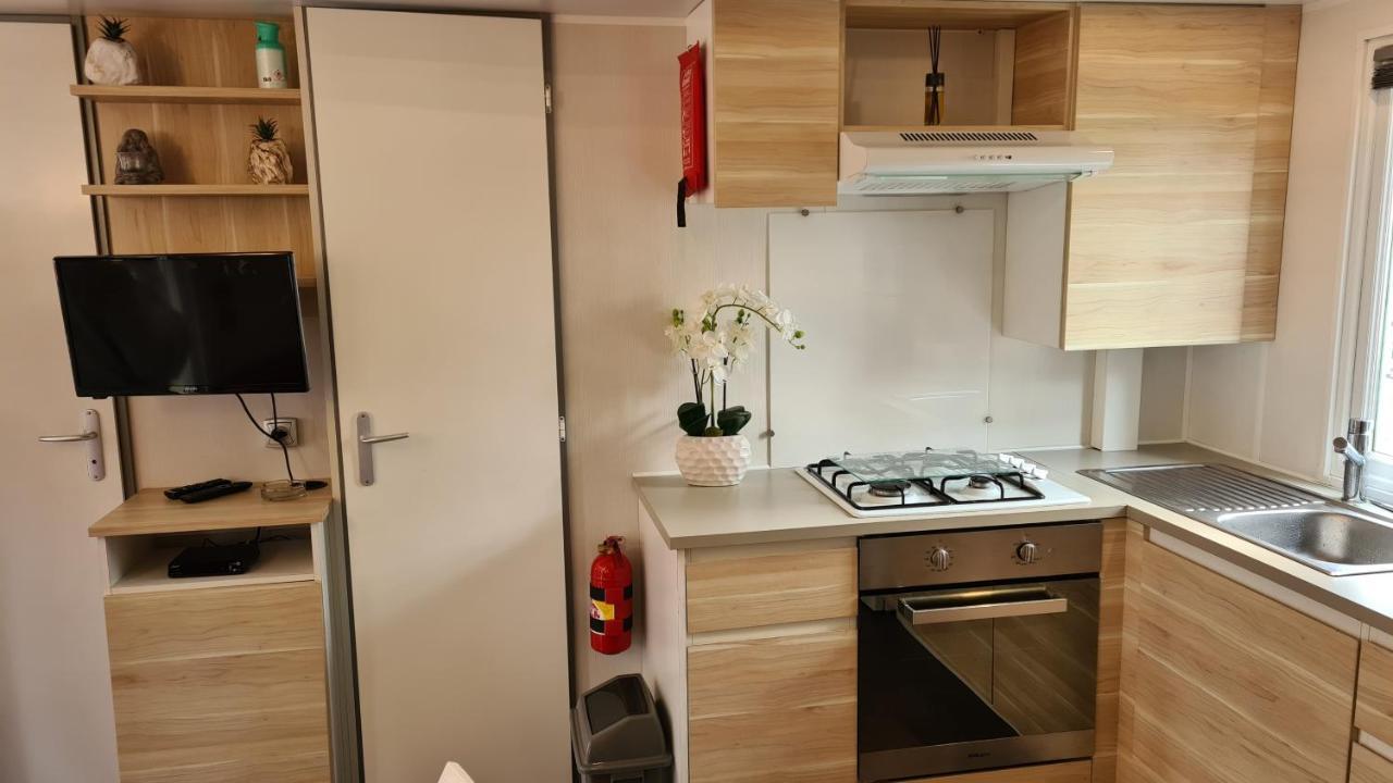 Mobil Home La Licorne Camping Nous Dormant Сен-Жан-де-Мон Экстерьер фото